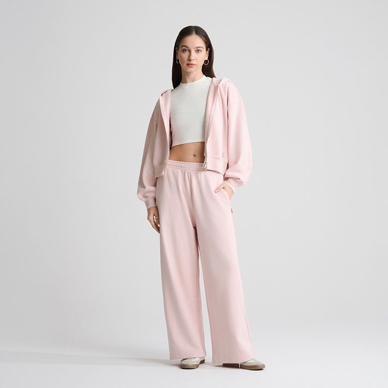 Pantaloni de trening roz cu croiala baggy NOWEAR