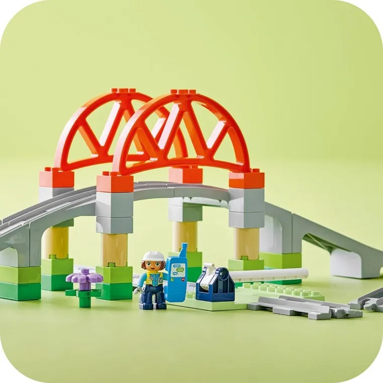 LEGO DUPLO, Set de extindere Pod si sine de cale ferata, 10426