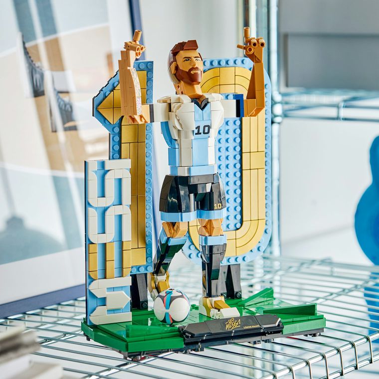 LEGO Editions Football, Lionel Messi - Legenda a fotbalului, 43015