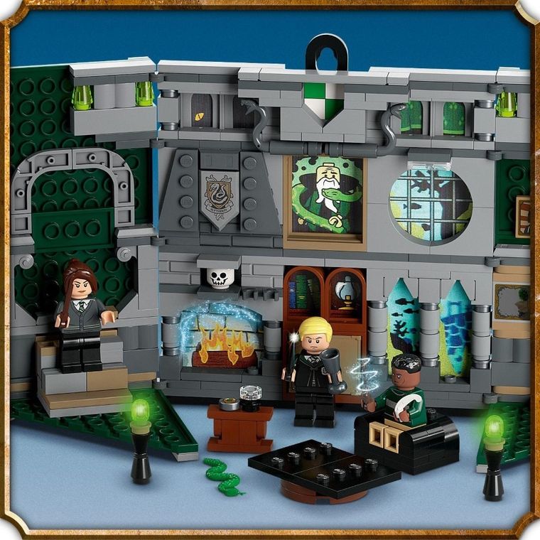 LEGO Harry Potter, Bannerul Casei Slytherin, 76410