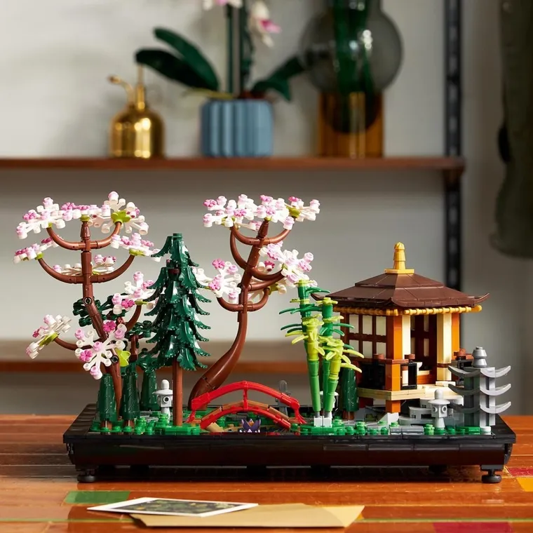 LEGO Icons, Gradina serena, 10315