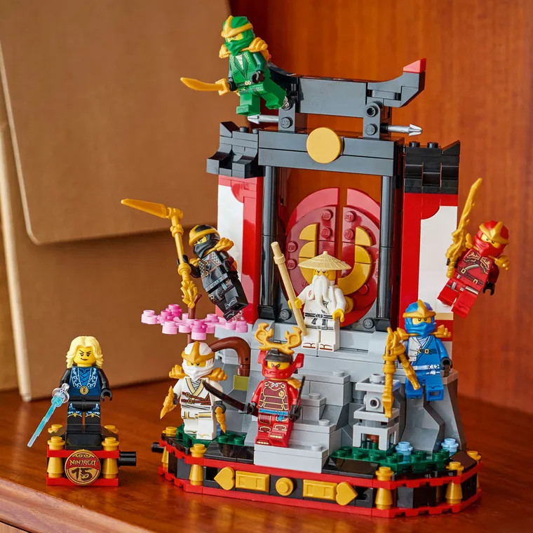 LEGO NINJAGO, Model pentru etalare cu personaje ninja la a 15-a aniversare, 71866