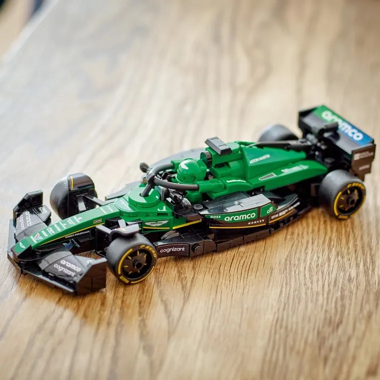 LEGO Speed Champions, Masina de curse Aston Martin Aramco F1 AMR24, 77245