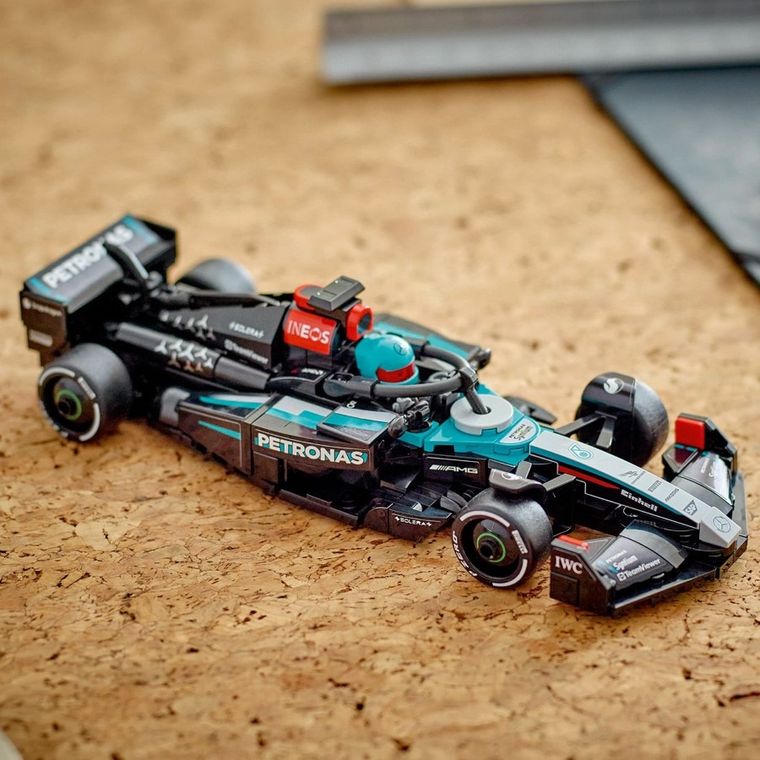 LEGO Speed Champions, Masina de curse Mercedes-AMG F1 W15, 77244