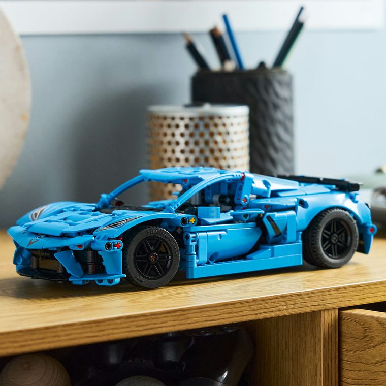 LEGO Technic, Chevrolet Corvette Stingray albastru, 42217