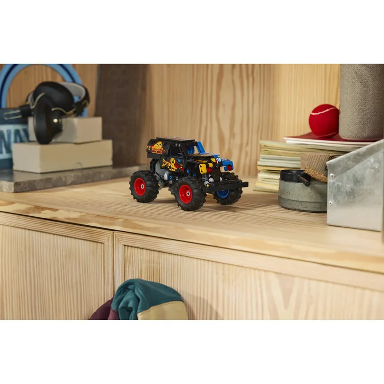 LEGO Technic, Monster Jam Grave Digger Foc si gheata, 42219