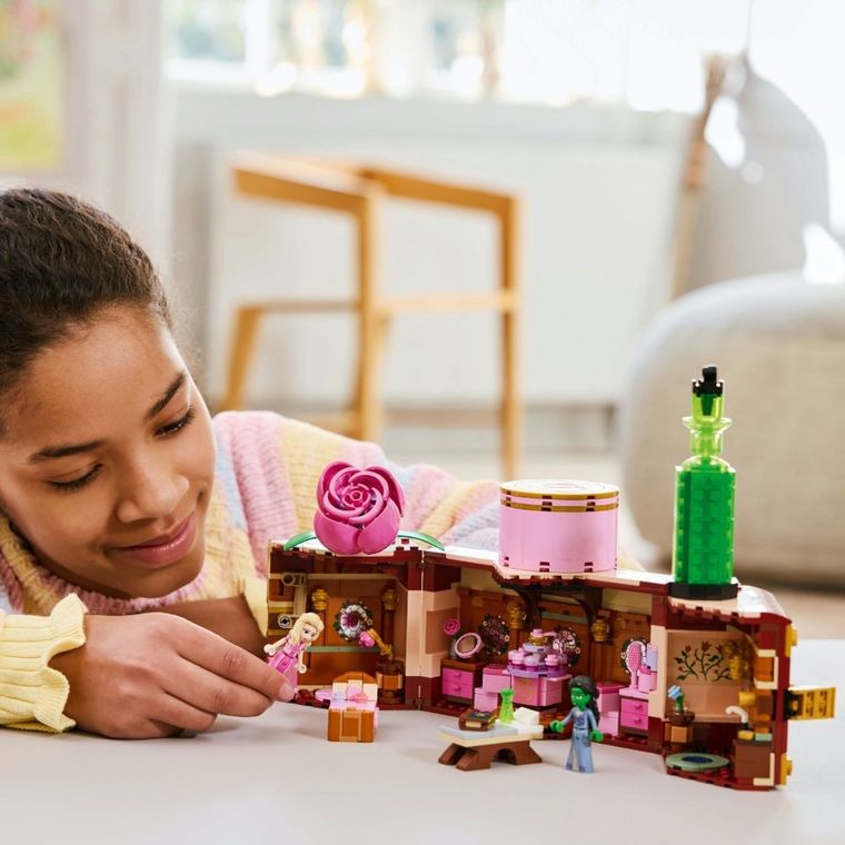 LEGO Wicked, Camera de camin a Glindei si a Elphabei, 75683