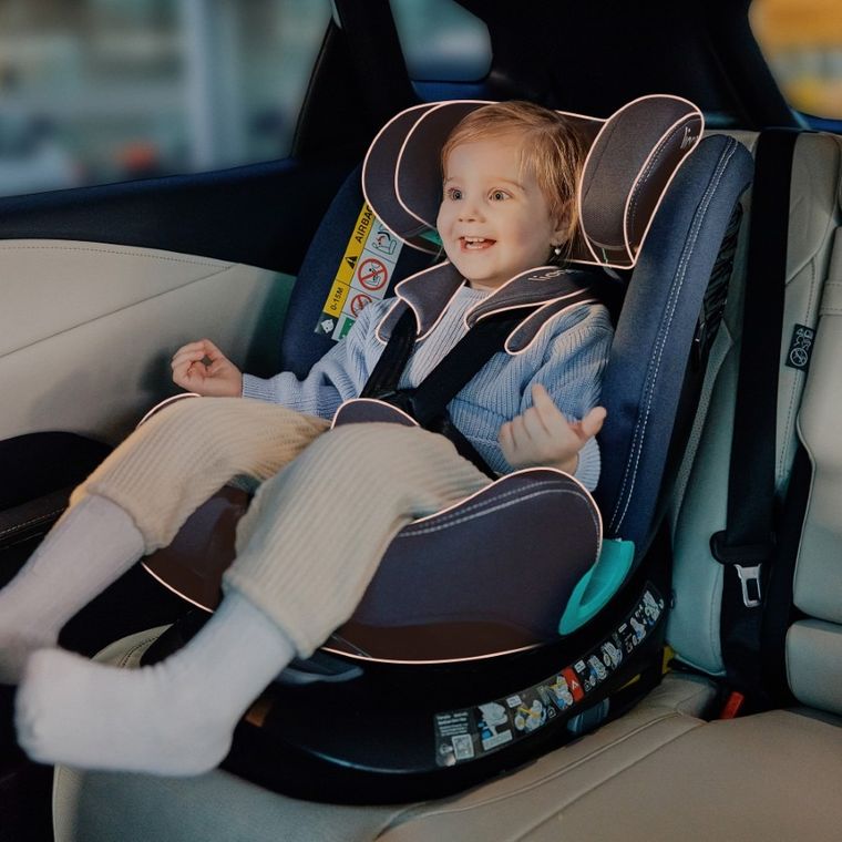 Lionelo, Bastiaan One, scaun auto, Black Carbon, 40-150 cm