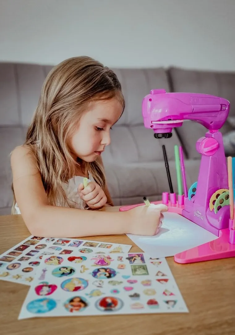Lisciani, Disney Princess, scoala de desen cu proiector, set creativ
