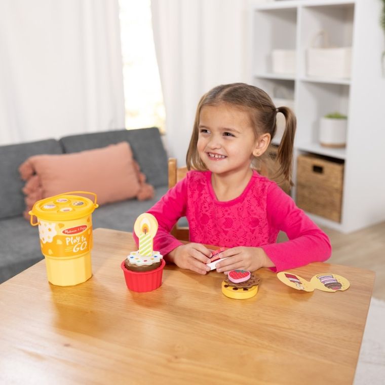 Melissa & Doug, Cofetarie portabila, set de calatorie