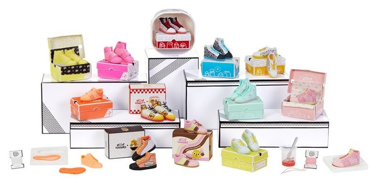 MGA's Miniverse, Make It Mini, Sneakers, bila surpriza