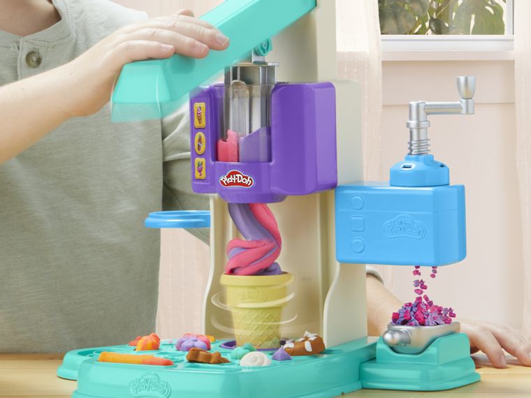 Play-Doh, Rainbow Swirl Ice Cream, set creativ de joaca