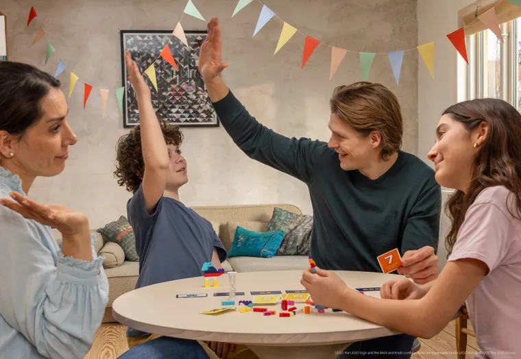 Rebel, LEGO, Brick Like This, joc de familie si de petrecere