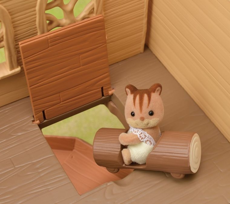 Sylvanian Families, Casuta de la lac, 5451