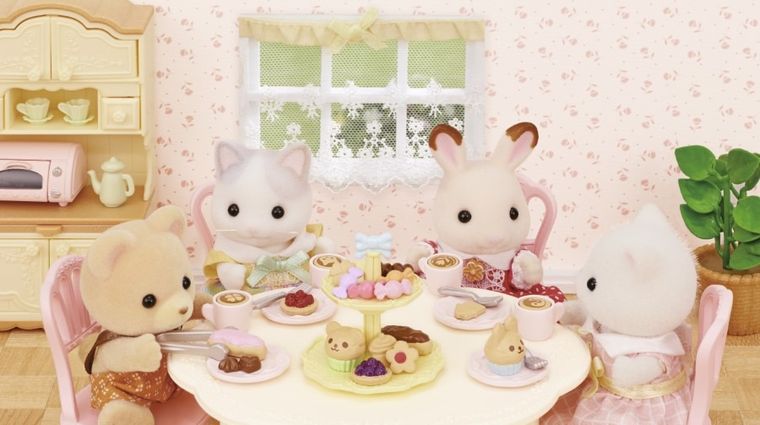 Sylvanian Families, Masa, scaune si multe dulciuri, set cu figurine, 5742