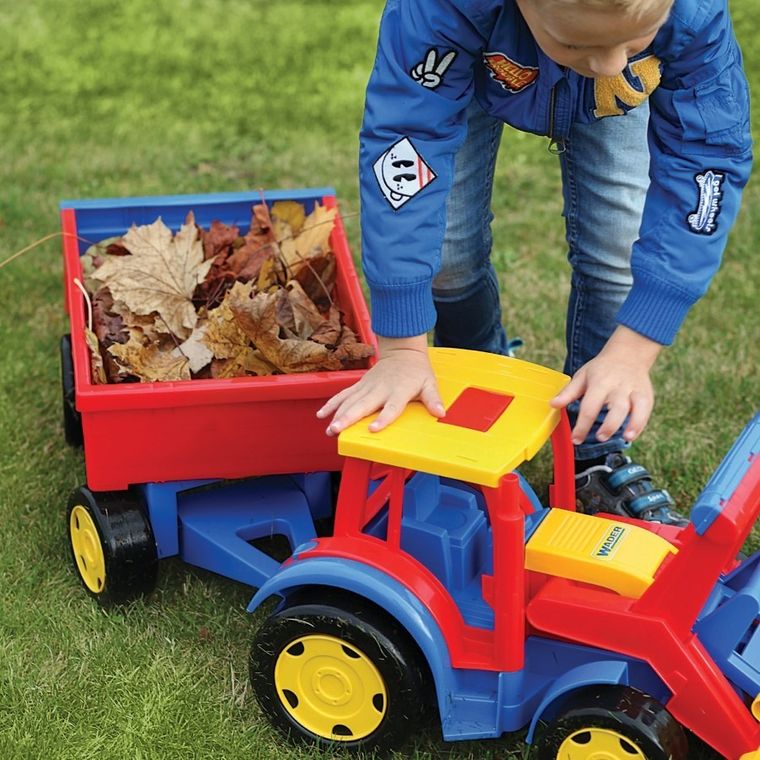 Wader, Tractor Gigant, tractor cu cupa si remorca, vehicul