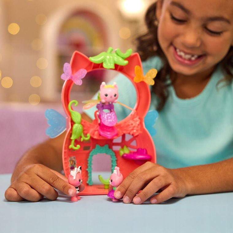 Gabby's Dollhouse, Kitty Fairy's Flutter-riffi Playset, set de joaca cu figurine si inel, 12 elemente