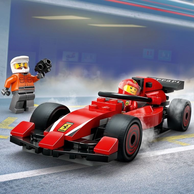 LEGO City, Boxa si mecanici F1 cu masina Ferrari, 60443