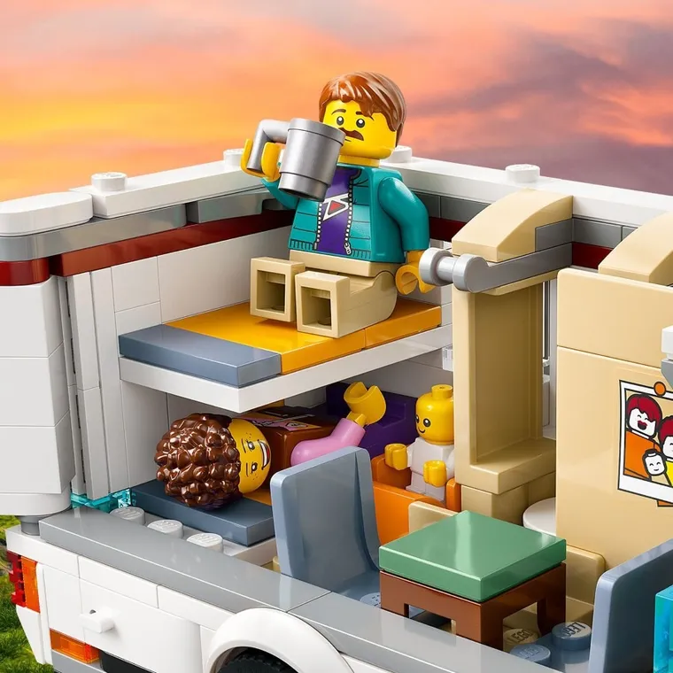 LEGO City, Rulota pentru aventuri de vacanta, 60454