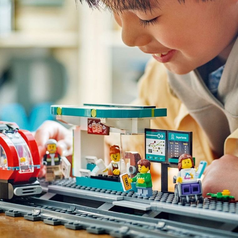LEGO City, Statie si tramvai in centrul orasului, 60423