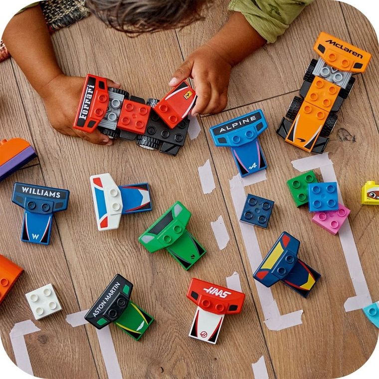 LEGO DUPLO, Echipa F1: Masini si piloti de curse, 10445