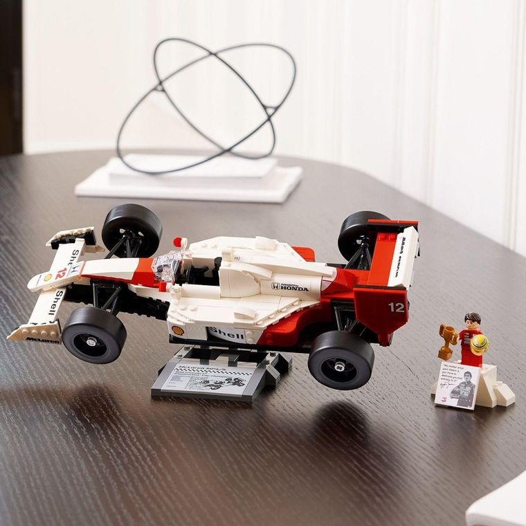 LEGO Icons, McLaren MP4/4 si Ayrton Senna, 10330