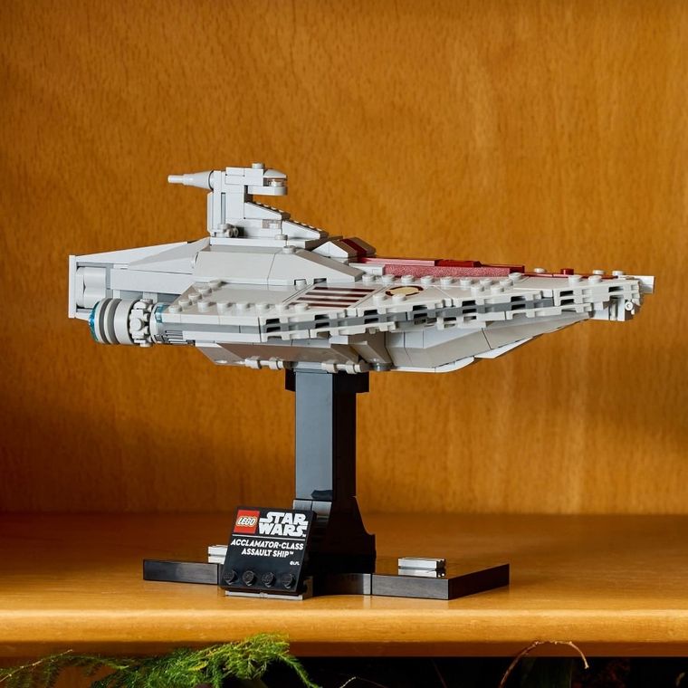 LEGO Star Wars, Nava de asalt din clasa Acclamator, 75404