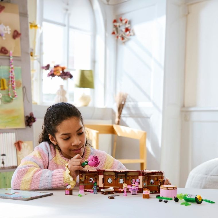 LEGO Wicked, Camera de camin a Glindei si a Elphabei, 75683