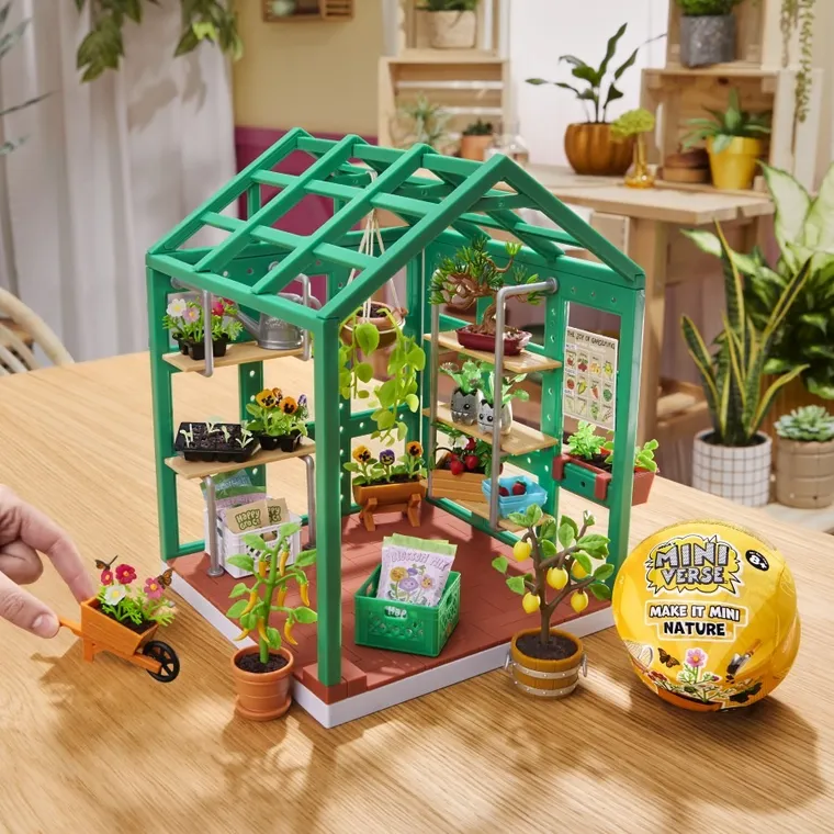 MGA's Miniverse, Spaces, Starter Pack Greenhouse, set de joaca