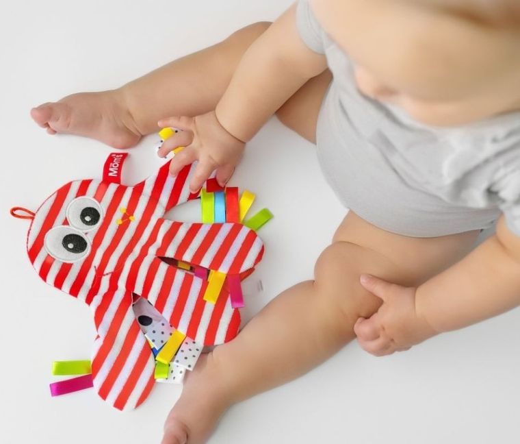 Mom's Care, caracatita fosnitoare cu agatatoare, jucarie senzoriala contrastanta