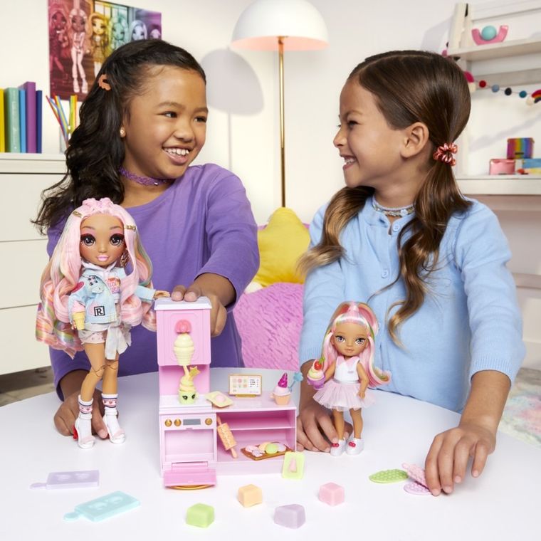 Rainbow High, Littles Dolls, Dessert Shop, Kandy, papusa fashion cu accesorii