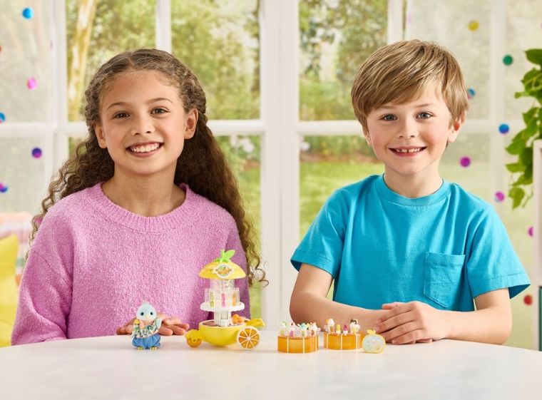 Sylvanian Families, Citrus Bird Juice Stand, set cu figurina, 5861