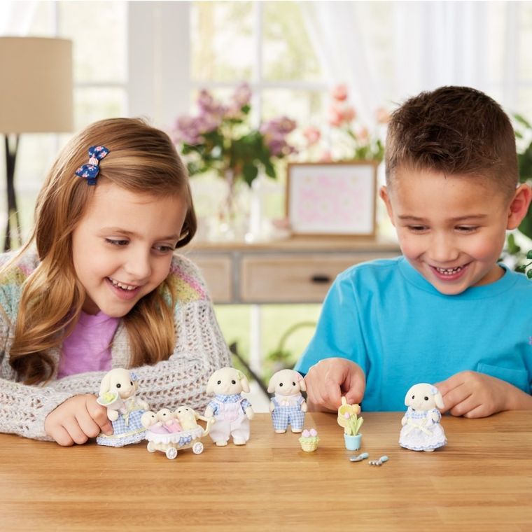 Sylvanian Families, Familia de iepurasi, set de figurine, 5735
