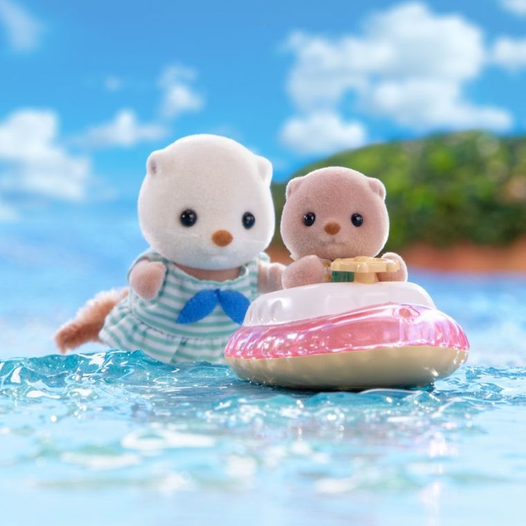 Sylvanian Families, Surorile vidrelor de mare in vacanta, set cu figurine, 5804