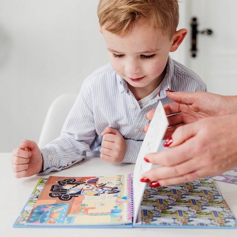 Totum, Bluey, carte de colorat si razuit cu stickere