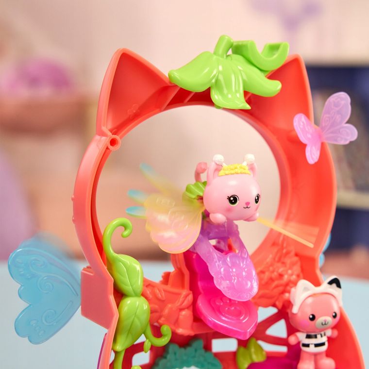 Gabby's Dollhouse, Kitty Fairy's Flutter-riffi Playset, set de joaca cu figurine si inel, 12 elemente