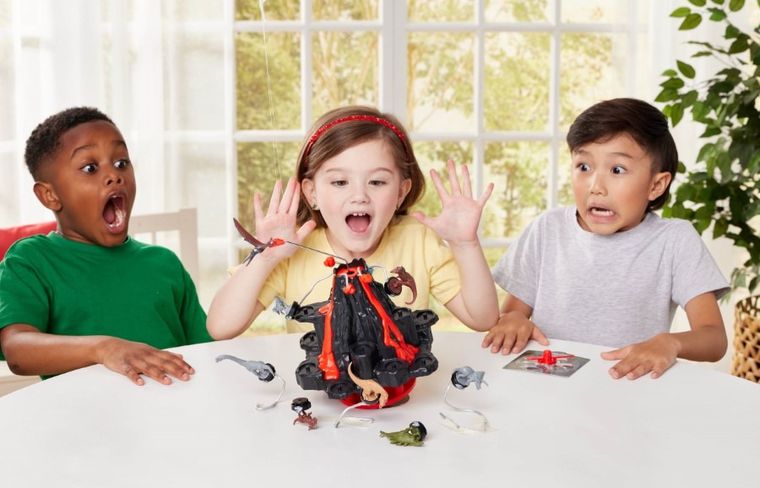 Jurassic World, Shaky Volcano, joc de familie