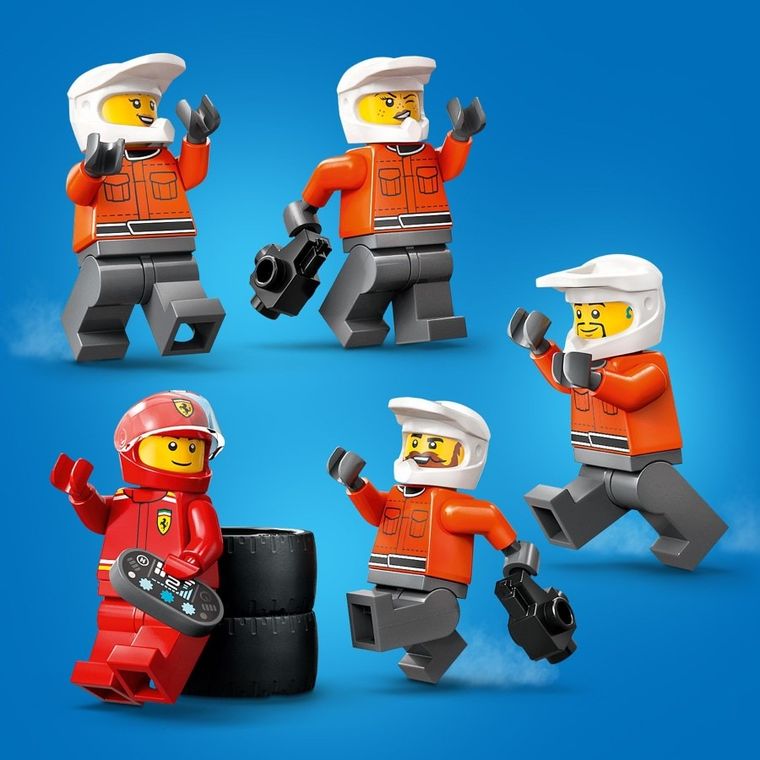 LEGO City, Boxa si mecanici F1 cu masina Ferrari, 60443