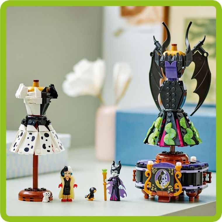 LEGO Disney, Rochiile lui Maleficent si Cruella De Vil, 43262