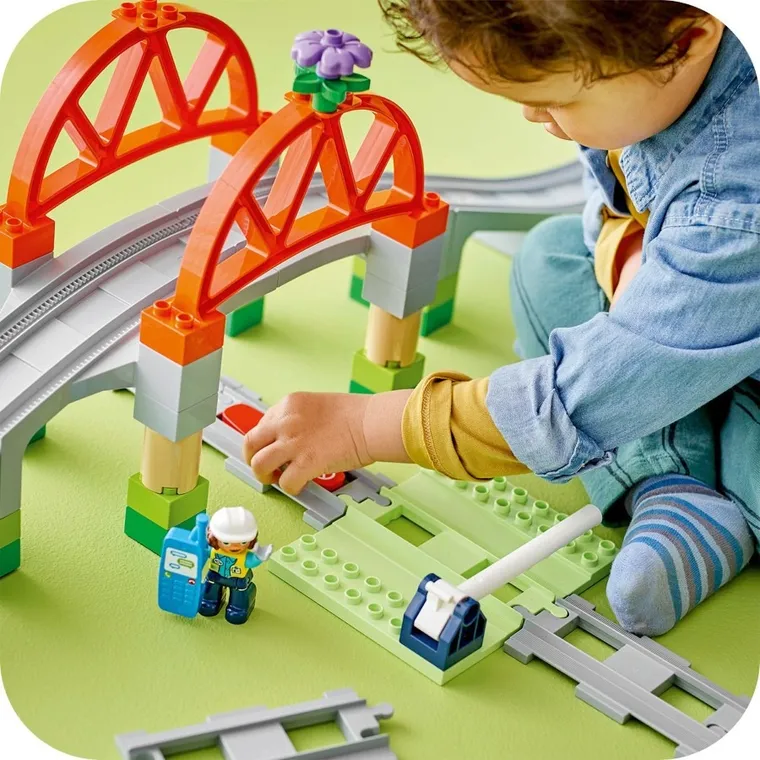LEGO DUPLO, Set de extindere Pod si sine de cale ferata, 10426