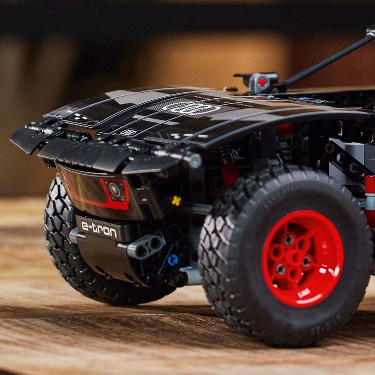 LEGO Technic, Audi RS Q e-tron, 42160