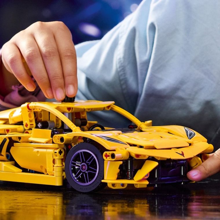 LEGO Technic, Chevrolet Corvette Stingray, 42205