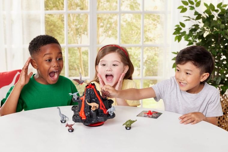 Jurassic World, Shaky Volcano, joc de familie