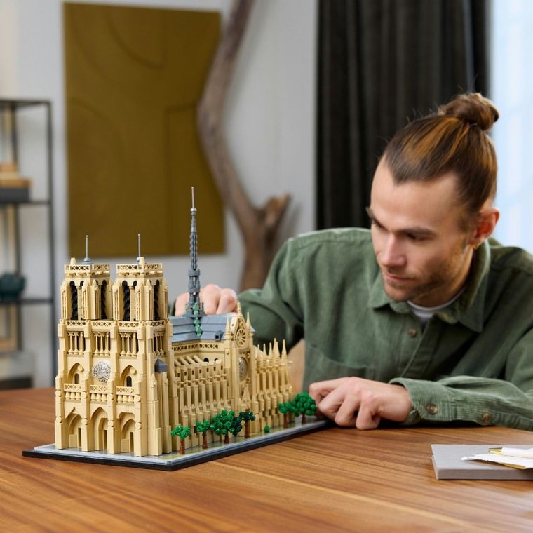 LEGO Architecture, Notre-Dame de Paris, 21061