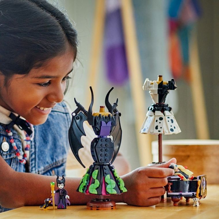 LEGO Disney, Rochiile lui Maleficent si Cruella De Vil, 43262