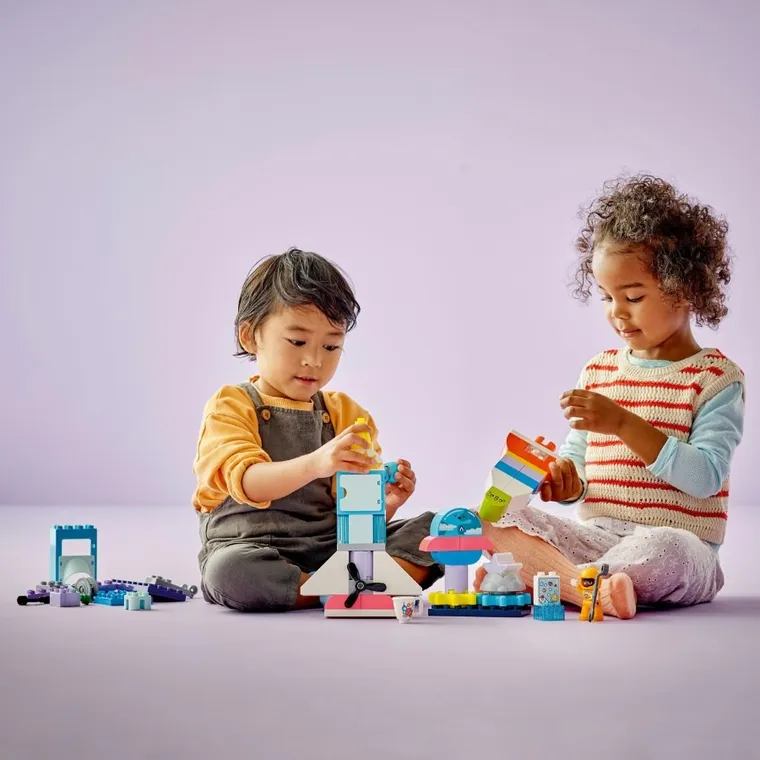 LEGO DUPLO, Aventura cu naveta spatiala 3 in 1, 10422