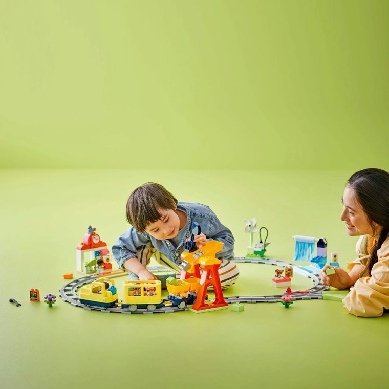 LEGO DUPLO, Tren comunitar mare si interactiv, 10428