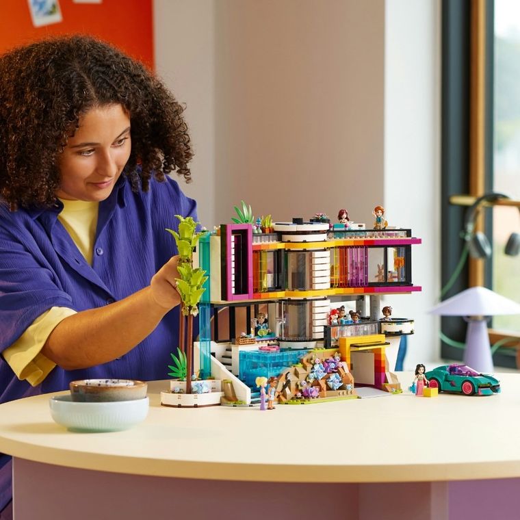 LEGO Friends, Resedinta moderna a lui Andrea, 42639