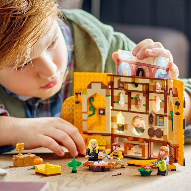 LEGO Harry Potter, Bannerul Casei Hufflepuff, 76412