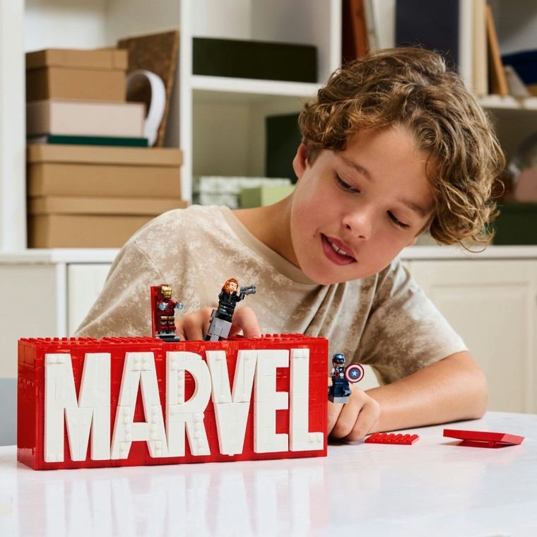 LEGO Marvel, Sigla si minifigurine MARVEL, 76313